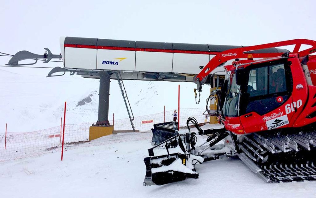 Chairlift and a snow groomer at Palandoken near Erzurum