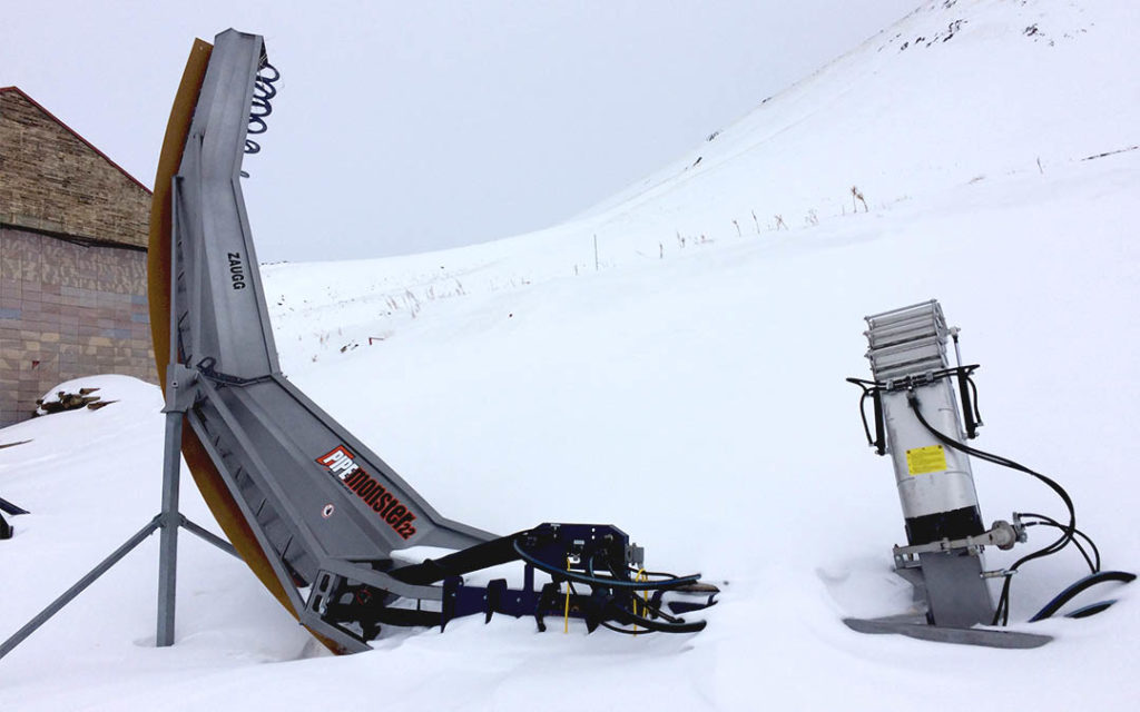 Half Pipe snow machine in Palandoken ski resort