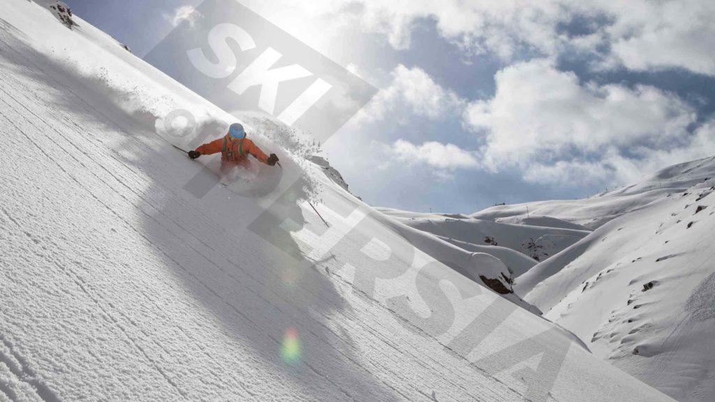 Skiing powder in Iran